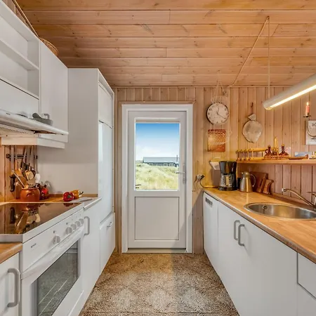 Lovely With Covered Terrace, Only 300 Meters From The North Sea In Sondervig *